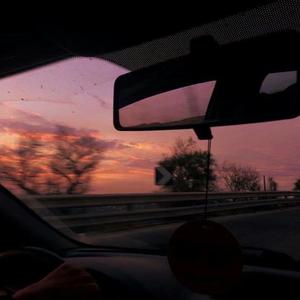 美女趴好扒开屁股受罚
